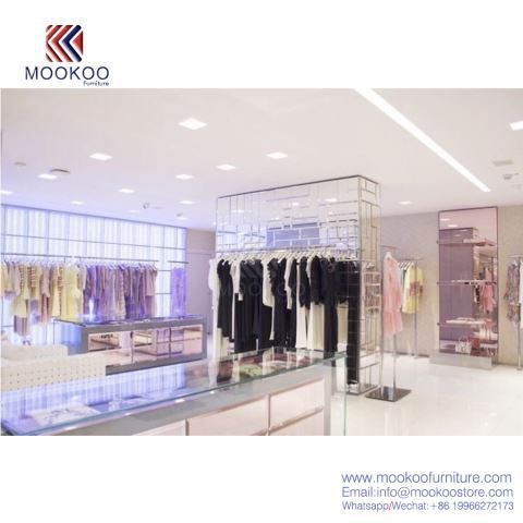 Izložene police za odjeću