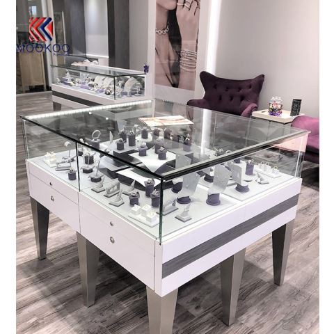 Namještaj za vitrine luksuznih nakita