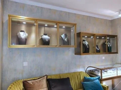 Zidni ormar za nakit